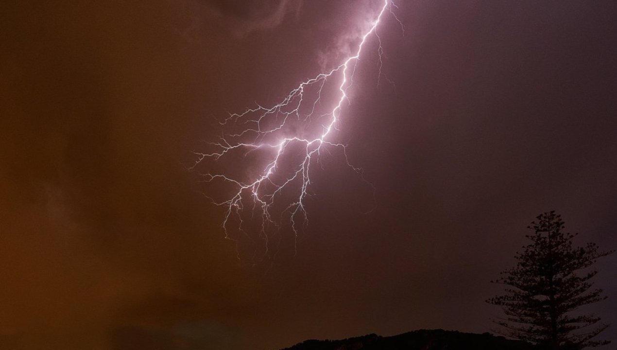 /meteochile-emite-alerta-meteorologica-por-tormentas-electricas-con