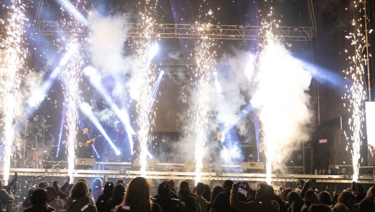 /taltal-conmemoro-sus-167-anos-con-show-artistico-en-plaza-de-armas