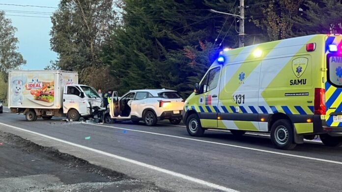 /colision-frontal-camino-a-el-peral-deja-dos-lesionados