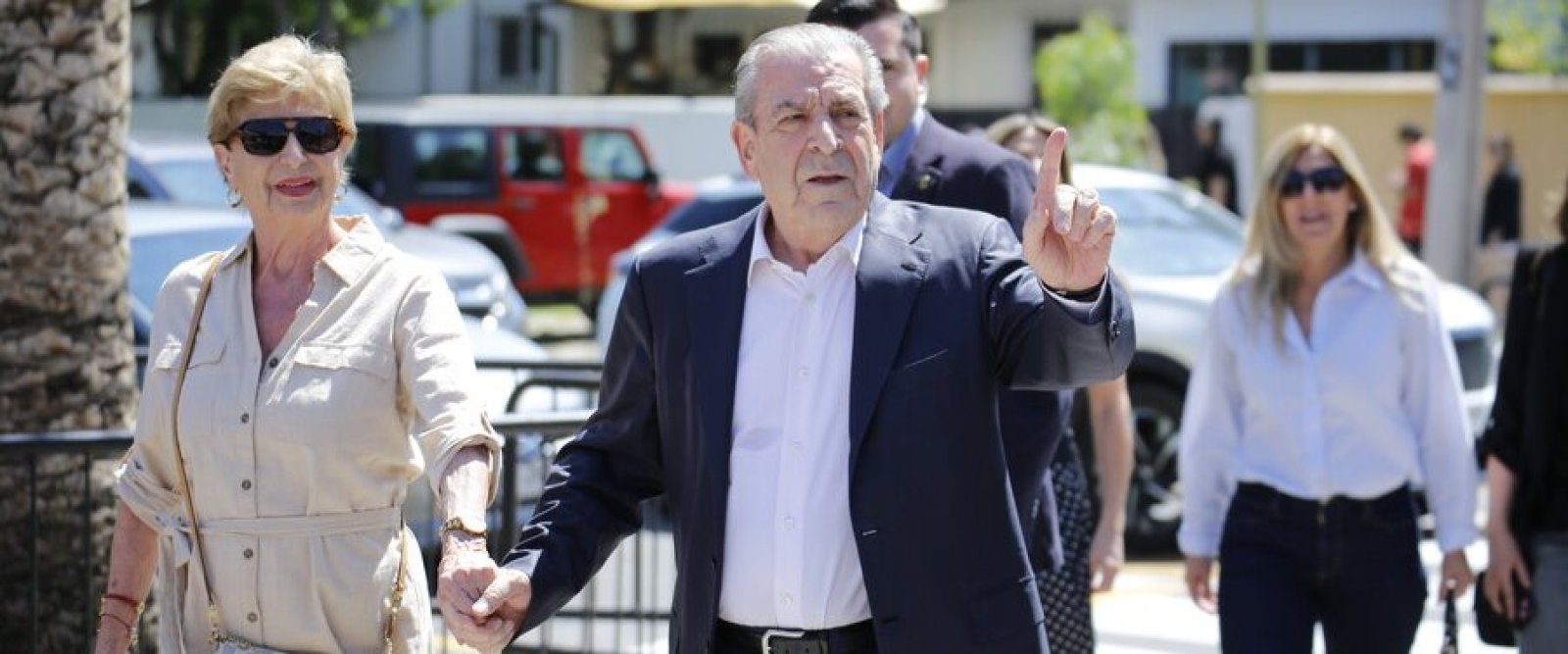 Exprimera dama Marta Larraechea es internada de urgencia en San Antonio